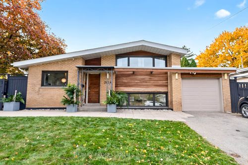 3128 Constitution Boulevard, Mississauga, ON, L4Y2Z3 | Card Image