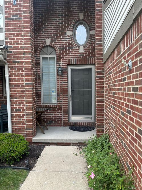 44700 Heather Ln, Canton, MI, 48187-4438 | Card Image