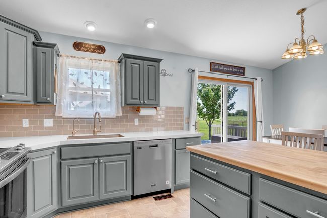1430 Redbud Ct, House other with 5 bedrooms, 3 bathrooms and null parking in Halstead KS | Image 13