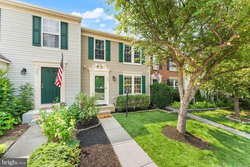 203 Shirley Sq Se, LEESBURG, VA, 20175-6121 | Card Image