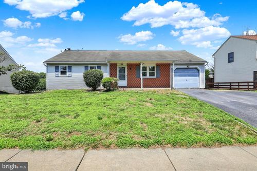 1733 Wilderness Rd, LANCASTER, PA, 17603-9325 | Card Image