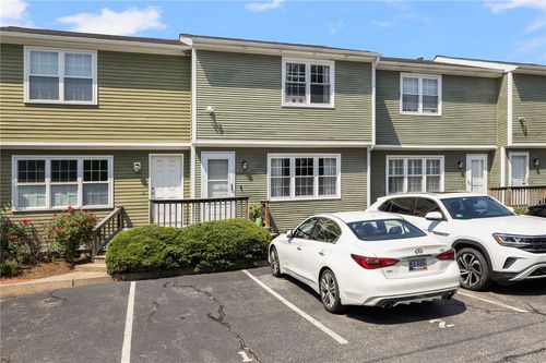 2-5804 Post Rd, East Greenwich, RI, 02818-2161 | Card Image