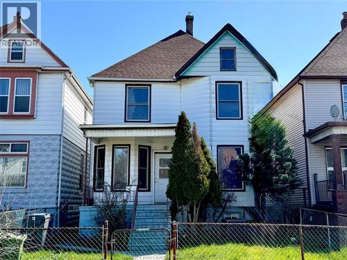 upper-722 Dougall Ave, Windsor, ON, N9A4P8 | Card Image