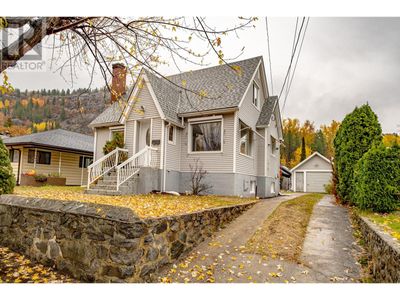 1237 Columbia Ave, House other with 4 bedrooms, 2 bathrooms and 1 parking in Trail BC | Image 2