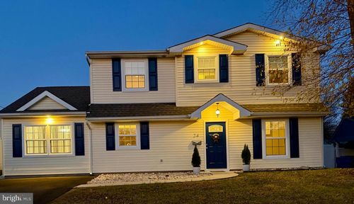 24 Robin Hill Ln, LEVITTOWN, PA, 19055-1411 | Card Image