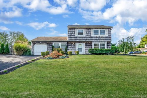 360 Woodside Ave, Bellport, NY, 11713-1128 | Card Image