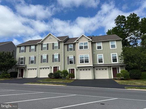 136 Kestrel Ln, Boalsburg, PA, 16827-1744 | Card Image
