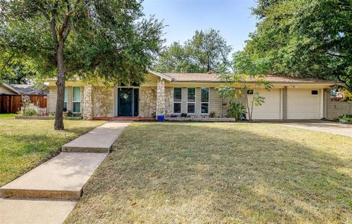 405 Brookview Drive, Hurst, TX, 76054 | Card Image