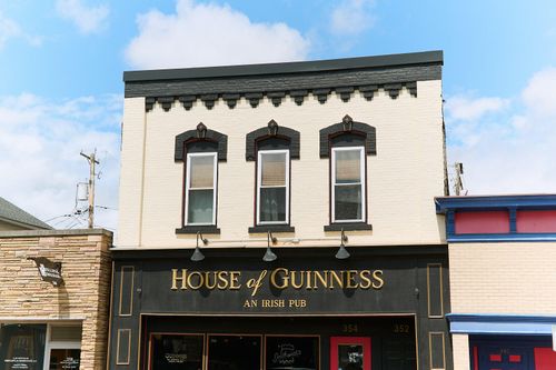 352 W Main St, Waukesha, WI, 53186 | Card Image