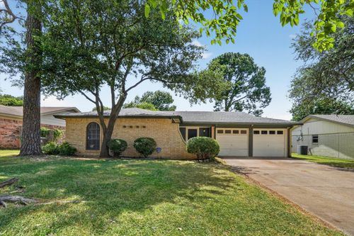 2512 Bent Tree Ln, Arlington, TX, 76016-1240 | Card Image