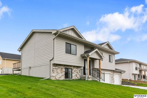 21509 Old Coach Rd, Elkhorn, NE, 68022-1038 | Card Image