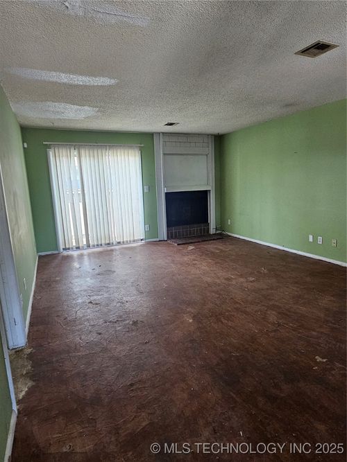 unit-306-6732 S Lewis Ave, Tulsa, OK, 74136-4098 | Card Image