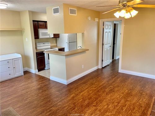 apt-8204-4441 Old College Rd, Bryan, TX, 77801-3535 | Card Image