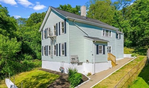 409 Crescent St, Fall River, MA, 02720-4207 | Card Image