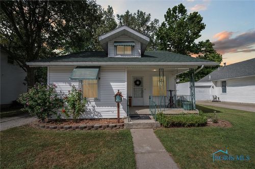 224 W Evers Ave, Bowling Green, OH, 43402-1713 | Card Image