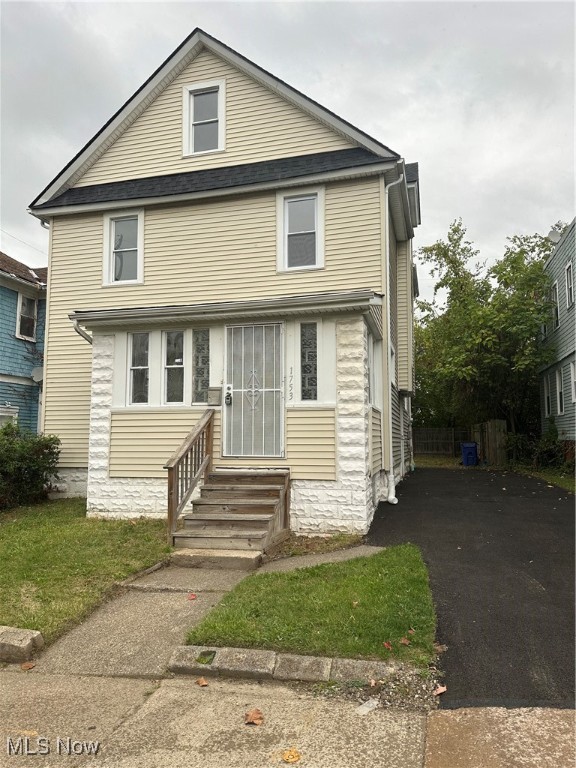 Alcoy Rd, Cleveland, OH 44112
