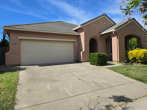 2368 Portola St, West Sacramento, CA, 95691-4952 | Card Image