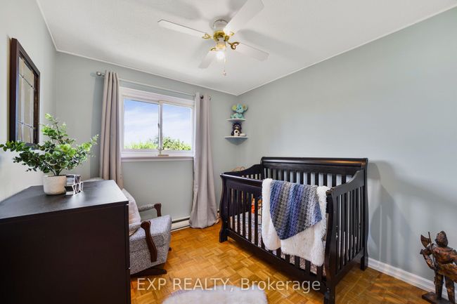 136 Darras Crt, Condo with 5 bedrooms, 2 bathrooms and 1 parking in Brampton ON | Image 24