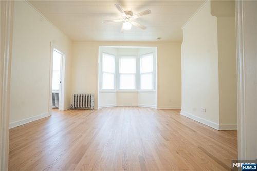 42 Lawrence St, Bloomfield, NJ, 07003-4605 | Card Image