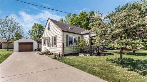 335 Cossairt Ave W, Eden Valley, MN, 55329-1212 | Card Image