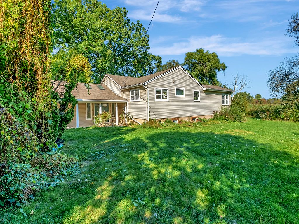 Cornith St, Lake Orion, MI 48359
