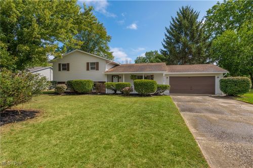 7007 Hidden Valley Dr, Amherst, OH, 44001-2513 | Card Image