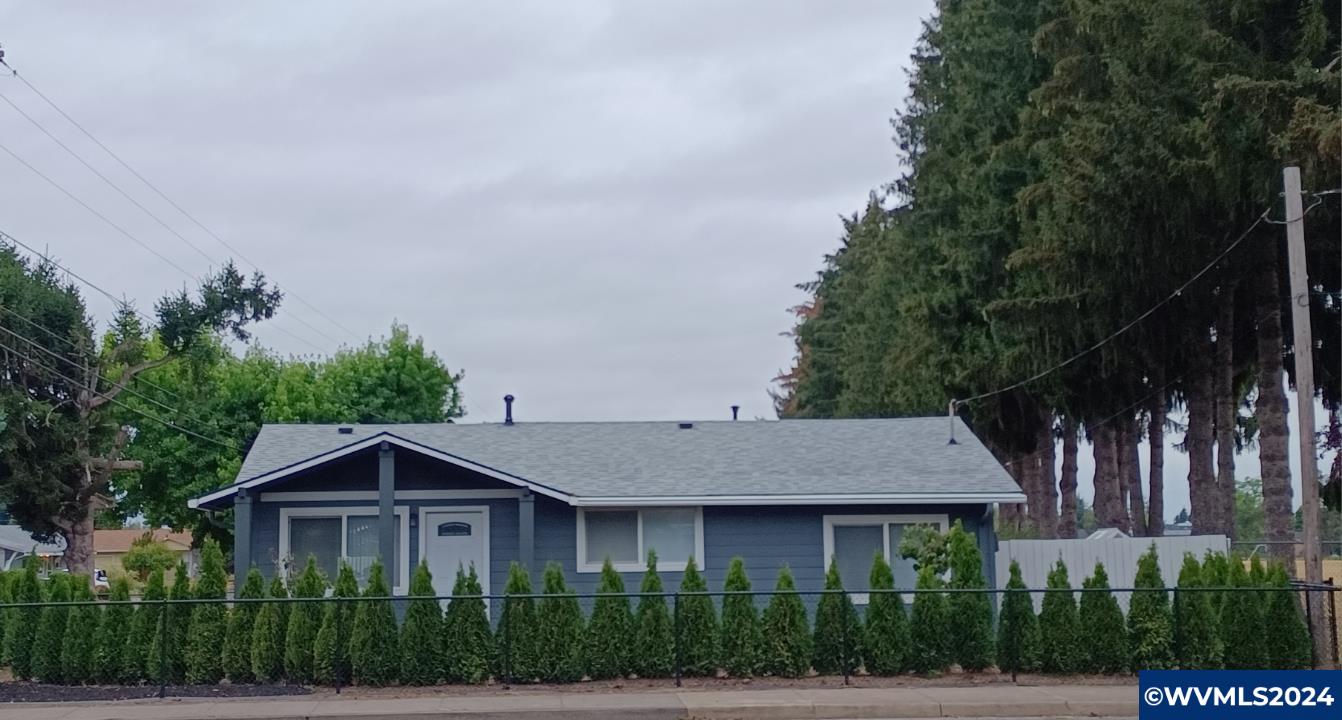 Astor Way, Woodburn, OR 97071