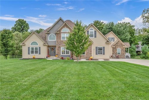 17400 Creekside St, Lagrange, OH, 44050-9330 | Card Image