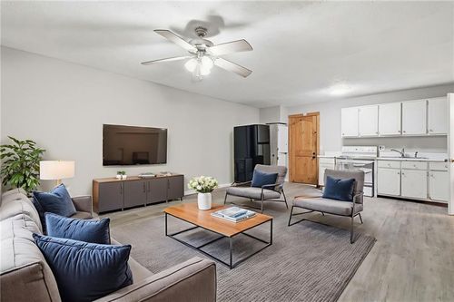 apt-2-212 Chandler St, Calhoun, GA, 30701-1900 | Card Image