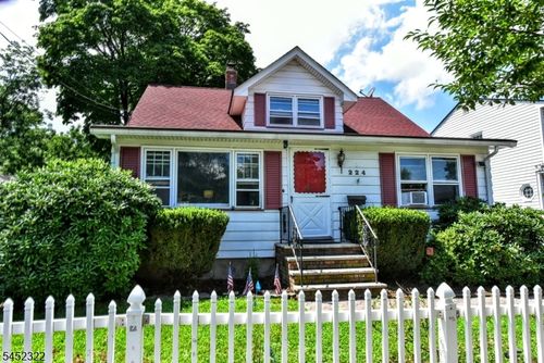 224 Romain Ave, Pompton Lakes, NJ, 07442-1317 | Card Image