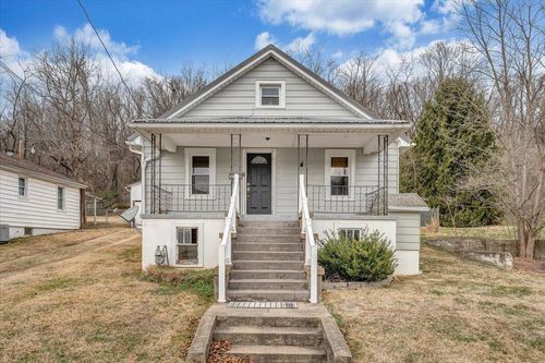 234 E E Parrish St, Covington, VA, 24426 | Card Image