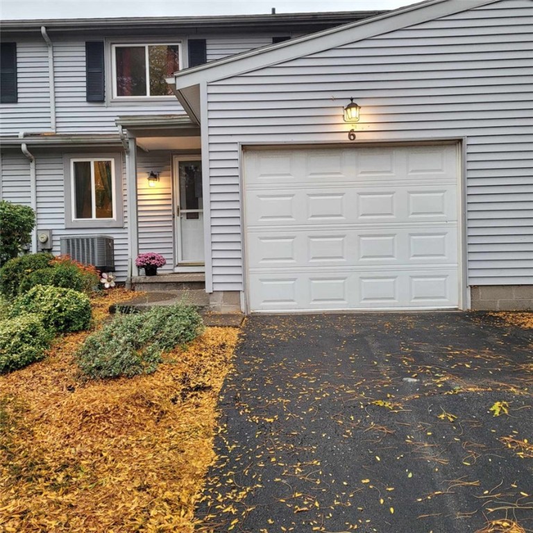 Arbor Ct, Fairport, NY 14450