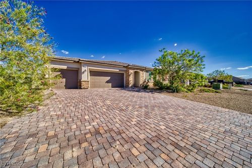 6431 Sundance St, Pahrump, NV, 89061-7267 | Card Image