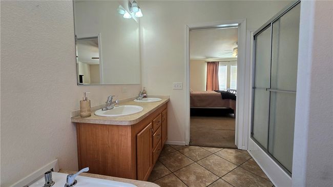 Bathroom | Image 24