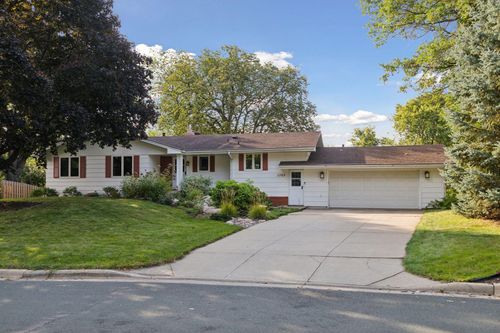 3709 W 104th St, Bloomington, MN, 55431-3224 | Card Image