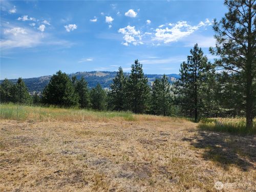 4 Meadowlark Ln, Republic, WA, 99166-8837 | Card Image