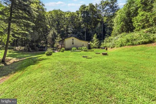 210 Laural Ln, ELLIOTTSBURG, PA, 17024-9192 | Card Image