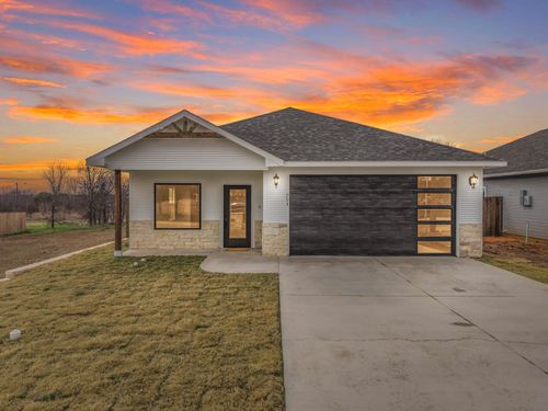 704 S Ivy St, Hillsboro, TX, 76645-3525 | Card Image