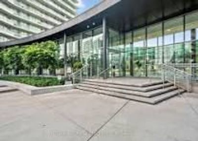 1201 - 117 Mcmahon Dr, Condo with 0 bedrooms, 1 bathrooms and null parking in North York ON | Image 2