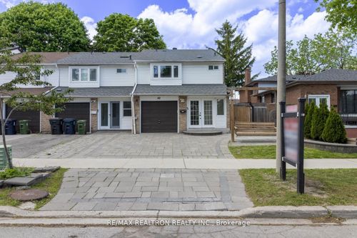 42 Verne Cres, Scarborough, ON, M1B2X1 | Card Image