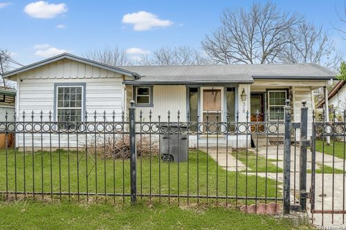318 Vickers Ave, San Antonio, TX, 78211-2630 | Card Image