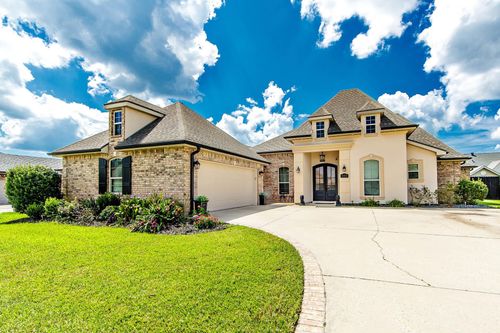 310 Lakewood Dr, Houma, LA, 70360-2518 | Card Image