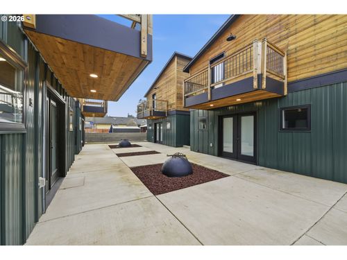 50 S 17th St, Cottage Grove, OR, 97424-2340 | Card Image