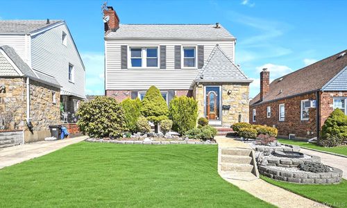 163-29 16th Ave, Whitestone, NY, 11357-3327 | Card Image