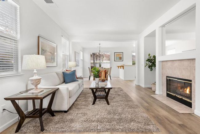 313 Upton Pyne Dr, House other with 2 bedrooms, 2 bathrooms and 2 parking in Brentwood CA | Image 6