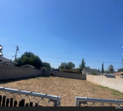 437 Holtby Rd, Bakersfield, CA, 93304 | Card Image