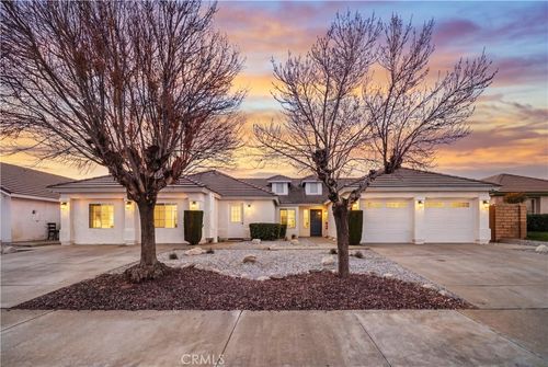 13943 Trigger Ln, Victorville, CA, 92392-6333 | Card Image