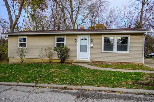 a-512 Maple St, Parkersburg, WV, 26101-4216 | Card Image