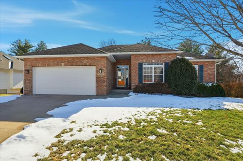 902 Shakertown Way, COLUMBIA, MO, 65203-6047 | Card Image