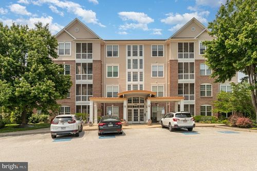 apt-403-1010 Crest Way, YORK, PA, 17403-9122 | Card Image